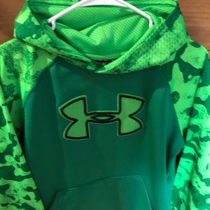 EUC Boys Under Armour green camo hoodie.  XL